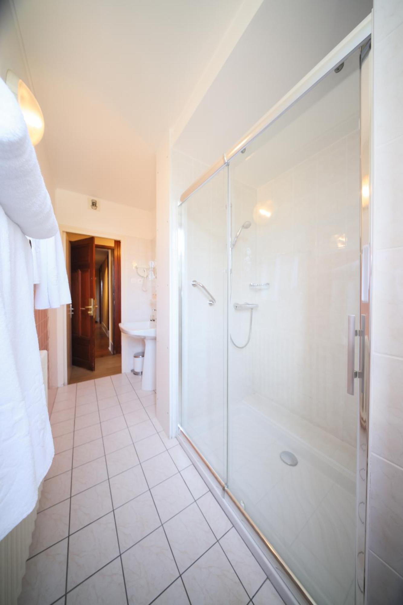 Best Western Grand Hotel De Paris & Spa Villard-de-Lans Bagian luar foto